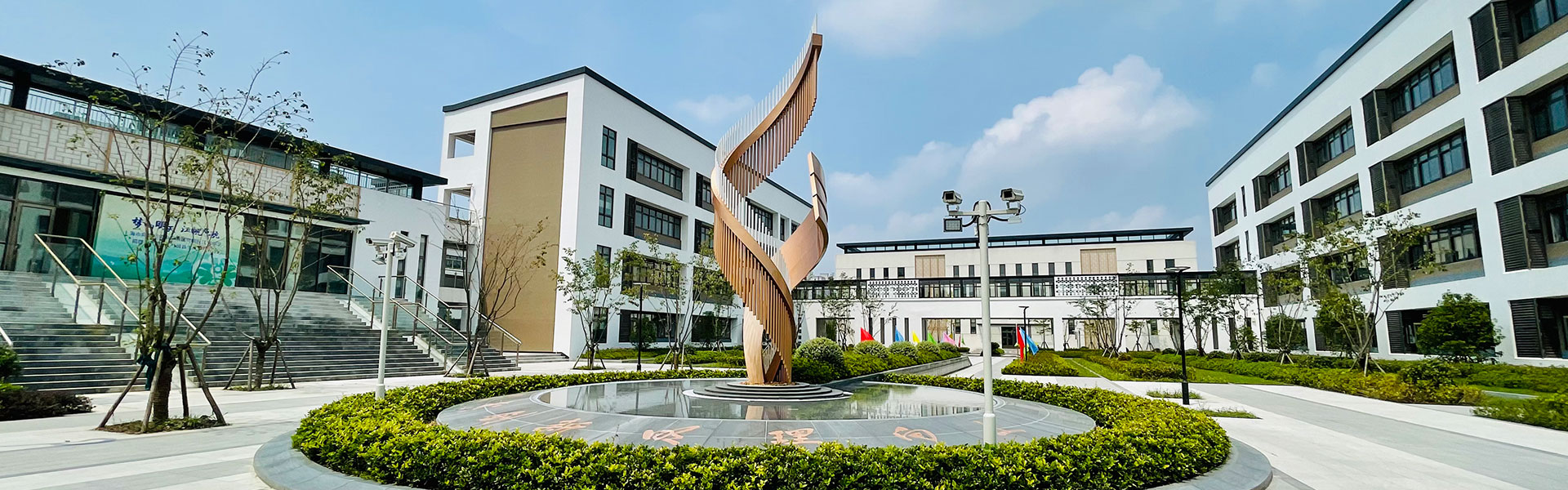 上海市向明初級中學附屬崇明區江帆中學外景圖