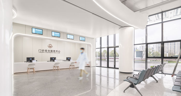 圣奧為浙江大學(xué)醫(yī)學(xué)院附屬婦產(chǎn)科醫(yī)院設(shè)計綜合門診服務(wù)中心實拍圖