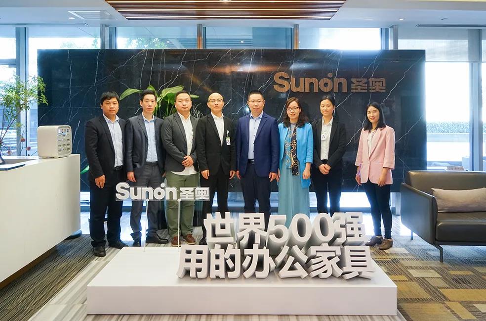 瑞泰信息孫海東,圣奧錢愛君、劉玲美、施銀嬌、趙秀江在圣奧辦公家具總部開啟全球化營銷服務新篇章