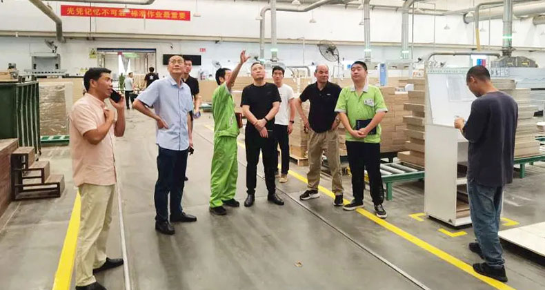 衢州市智造新城應急管理局領導到圣奧海寧基地考察