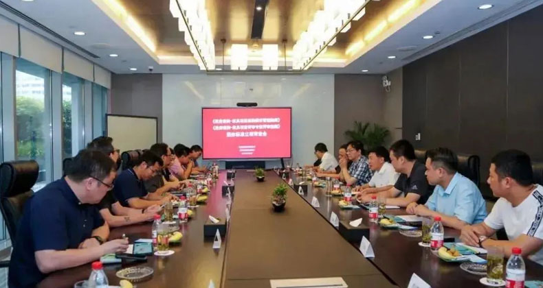 圣奧集團(tuán)參與編制全國(guó)首個(gè)《政府采購(gòu)家具項(xiàng)目采購(gòu)需求管理指南》