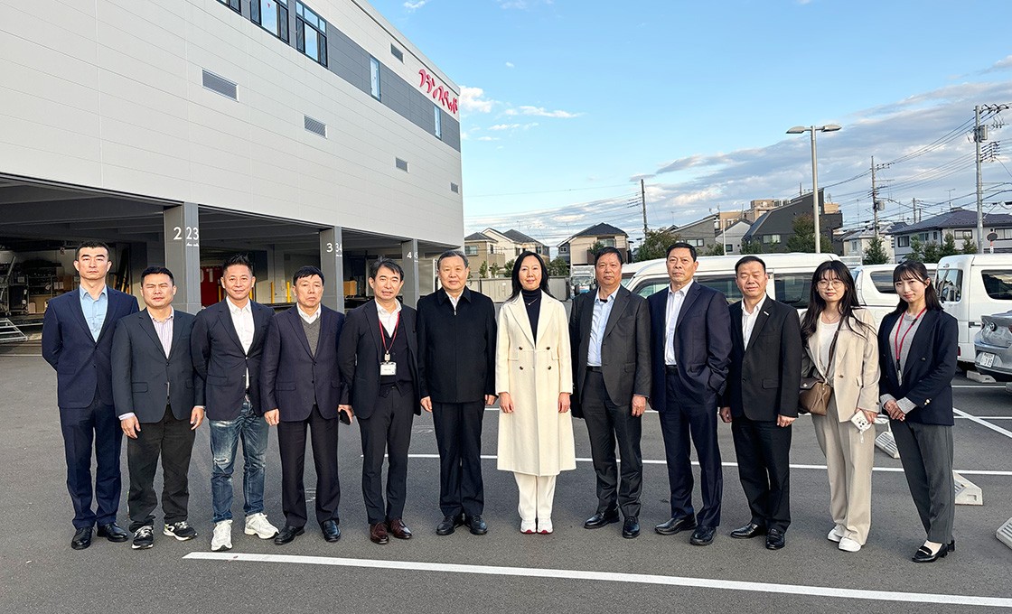 世界家具聯合會主席、亞洲家具聯合會會長、中國家具協會理事長徐祥楠率團前往韓國、日本